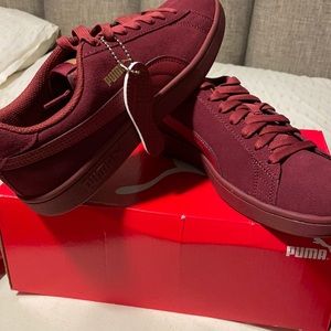 Puma Smash v2 - Pomegranate-Pom NWT